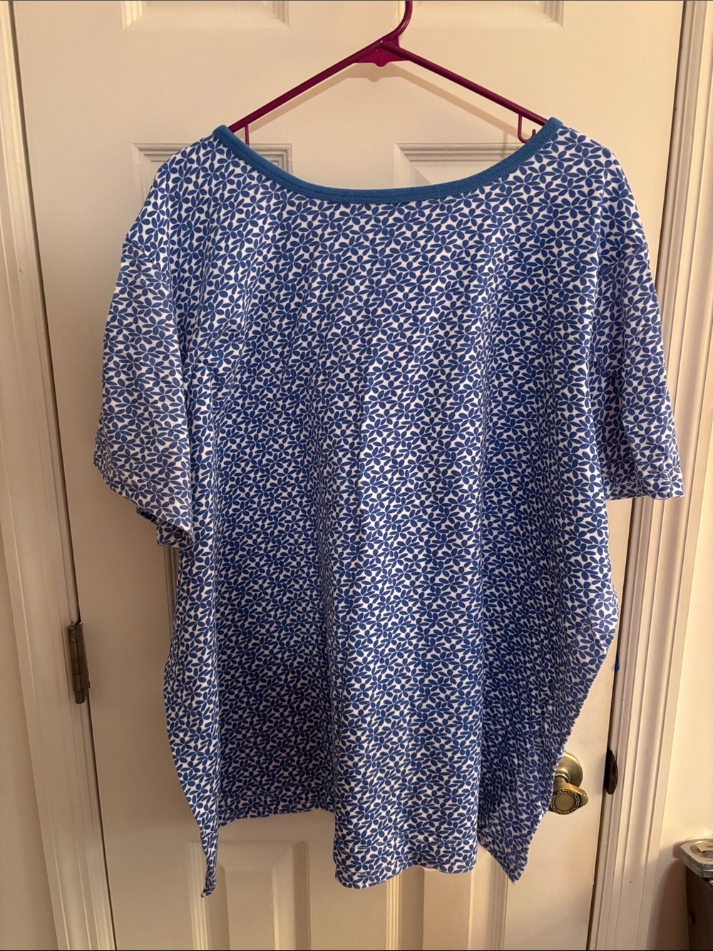 Blue Leaf-Print Short Sleeve Top